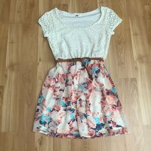 2 for $4 💙 AUW Cream Floral Dress w/ Belt | Size S Junior